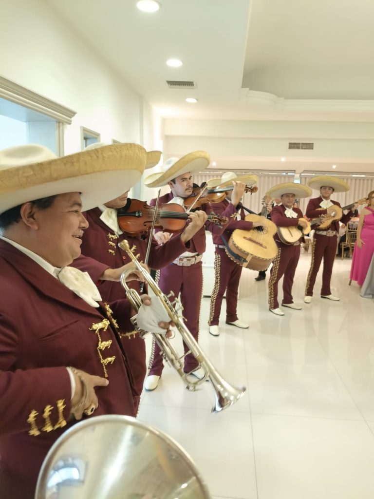 Mariachi Reyes de América Monterrey